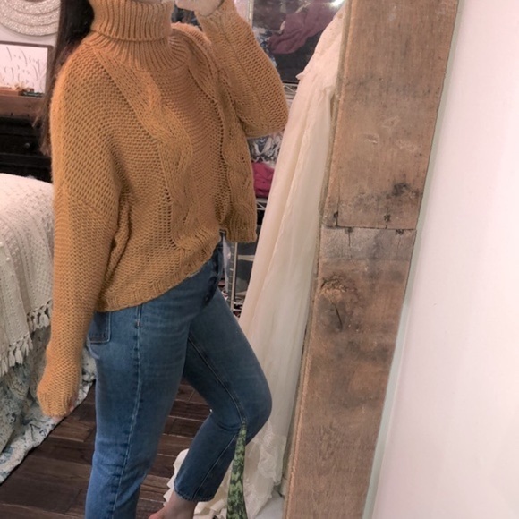 Glam mustard wheat color oversized knit turtleneck sweater size small/medium - Picture 3 of 8